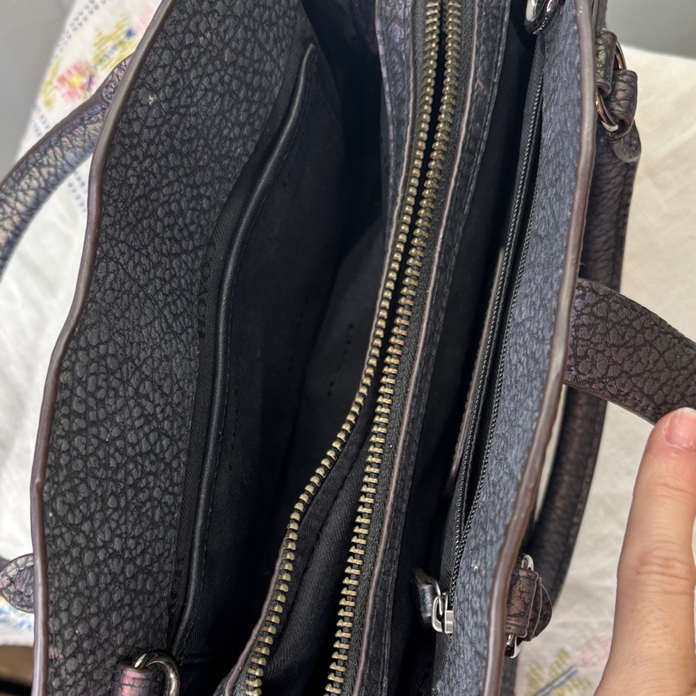 Coach Mercer Satchel 24 crafted in textured hologram leather RARE color shift - Picture 5 of 6